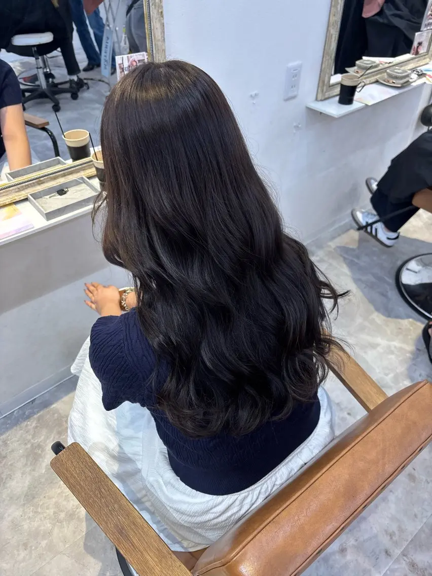 ロング カラー ヘアカラー トリートメント 縮毛矯正×透明感 カラー hinataのヘアスタイル