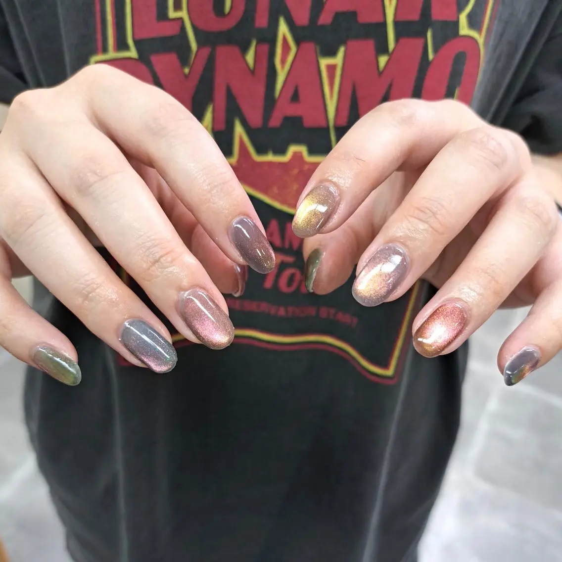 ネイル アートネイル ジェルネイル マグネットネイル ニュアンスネイル スカルプネイル nailstudio eviz新宿店のネイルデザイン
