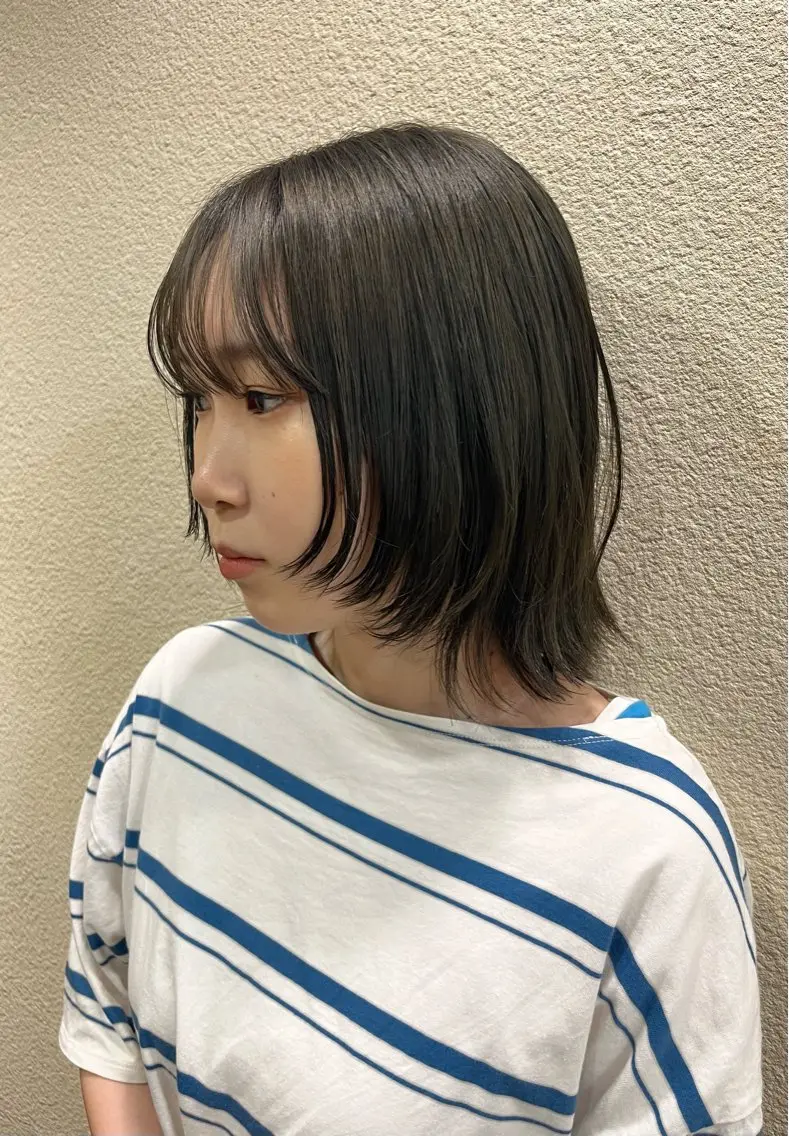 ショート カラー ベージュカラー オリーブベージュ 顔まわりレイヤー レイヤーカット レイヤーカット/ブラ ウンカラー/河野凜のヘアスタイル