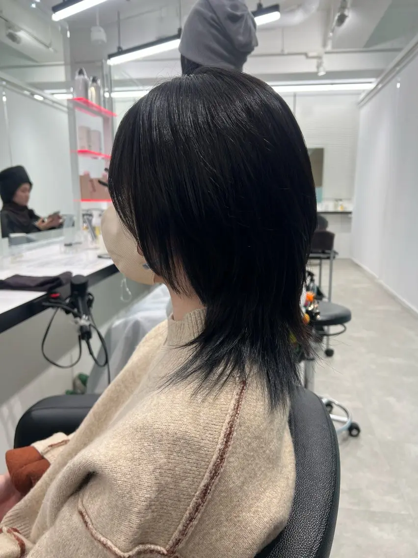 セミロング ウルフカット 🎀sayaka🎀 ダブルカラーのヘアスタイル