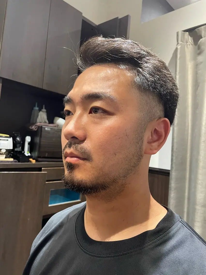 ショート 飯野 公紀のヘアスタイル