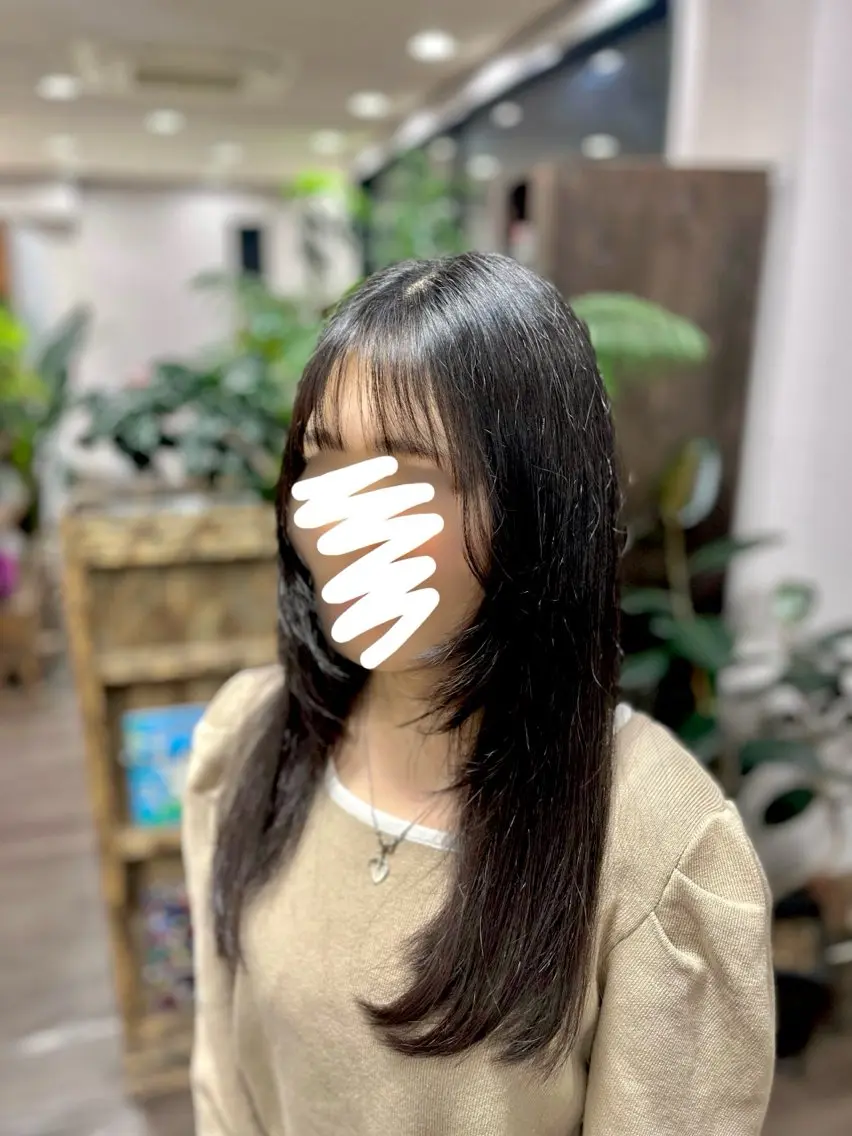 ロング 顔周りカット レイヤーカット assemblage 江川羽南のヘアスタイル