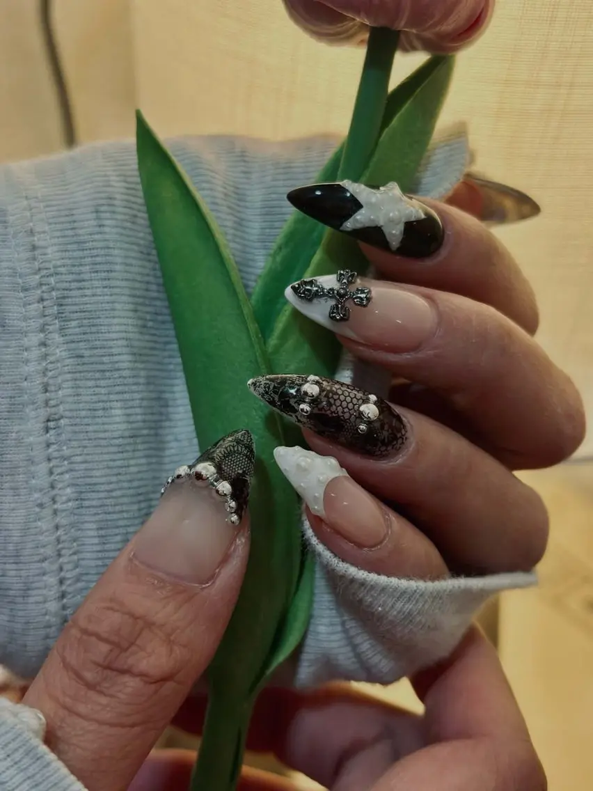 ネイル アニマル柄 ブラウン フットネイル フレンチネイル 韓国ネイル ハンドネイル Lisa Nail Salonのネイルデザイン