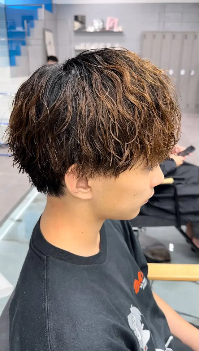 カラー パーマ メンズ 松戸レイヤーカット 塚原悠斗のヘアスタイル