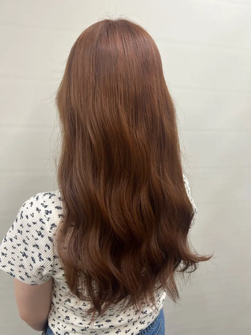 ロング オレンジブラウン ヘアカラー 本間 絵理奈‎のヘアスタイル