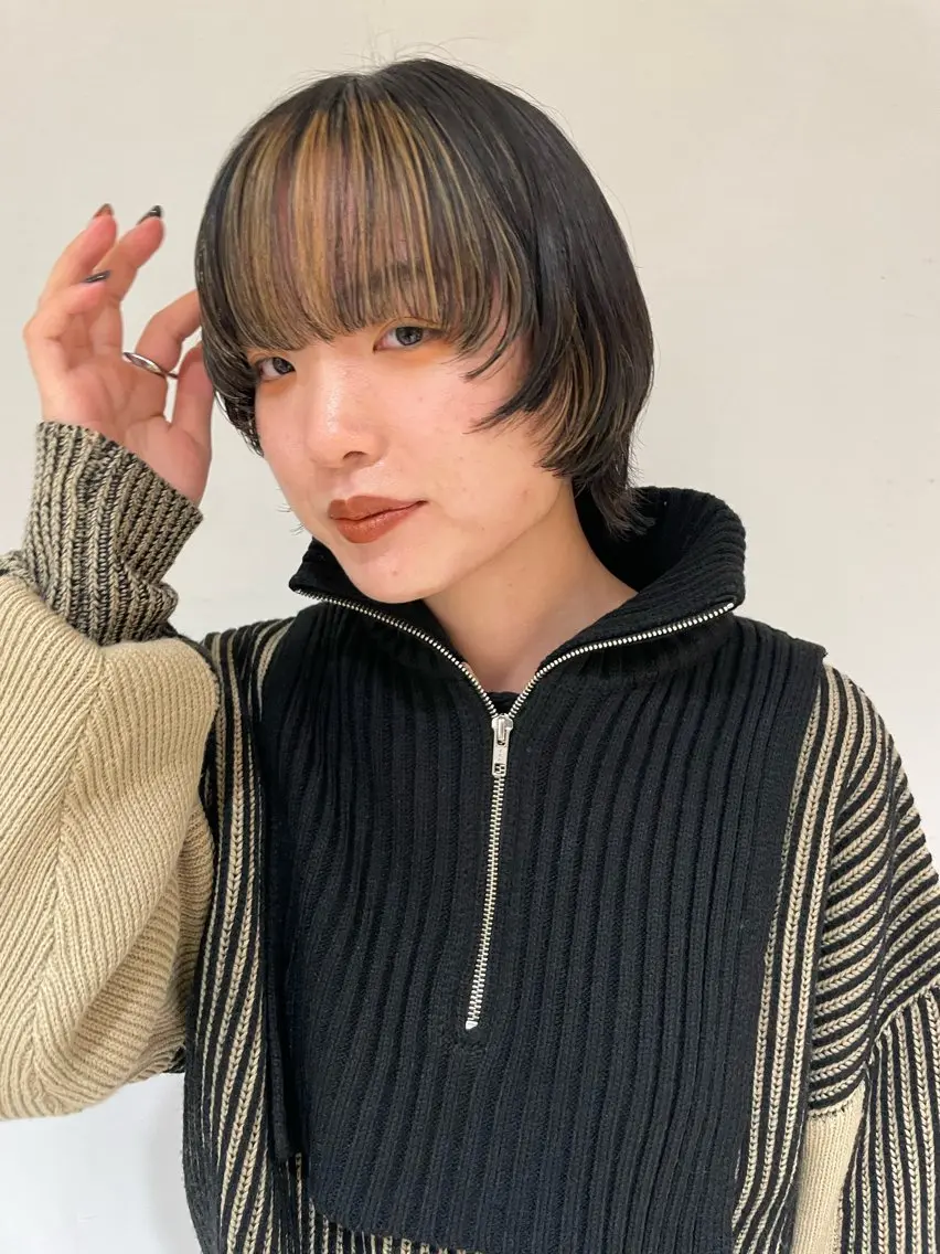 ミディアム レイヤーカット ウルフカット ウルフレイヤー カット ヘアカラー トリートメント 林 季香のヘアスタイル