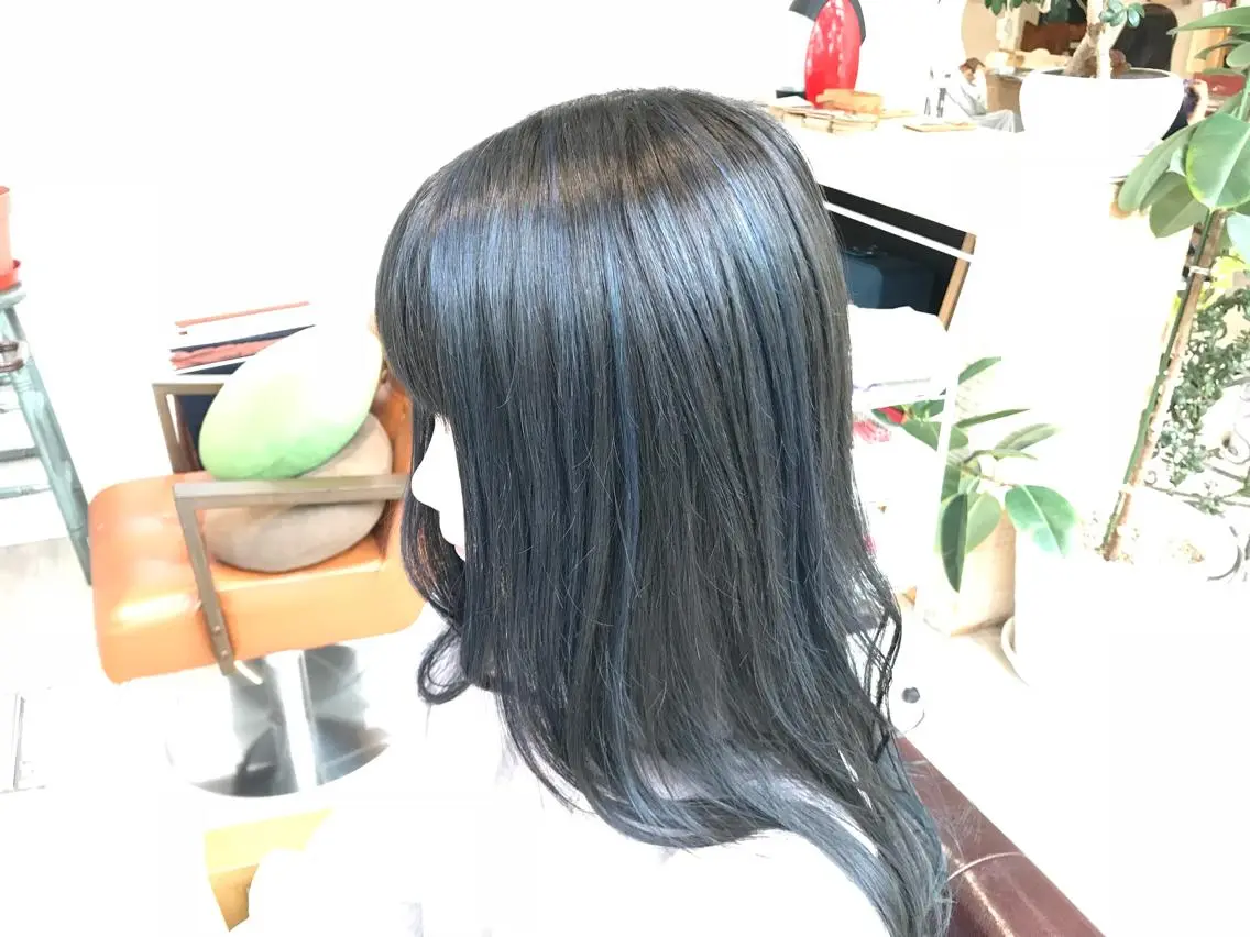 セミロング カラー 黒髪 ブルーカラー ブルーブラック ハイライトカラー ハイライト メンズ指名多数!! 田島史也のヘアスタイル