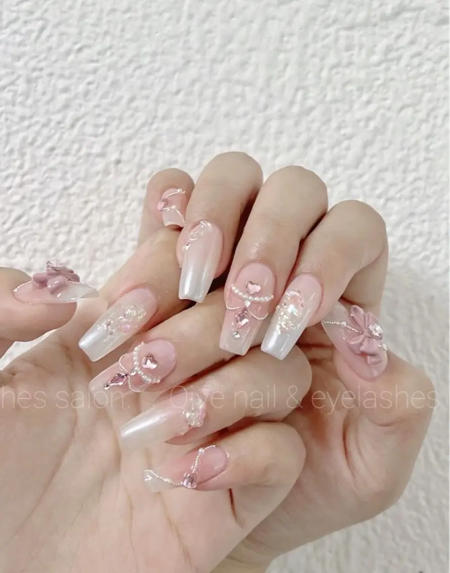 ネイル グラデーション ラメ(グリッター) マグネットネイル ミラーネイル ニュアンスネイル ハンドネイル Lumi de nailsのネイルデザイン