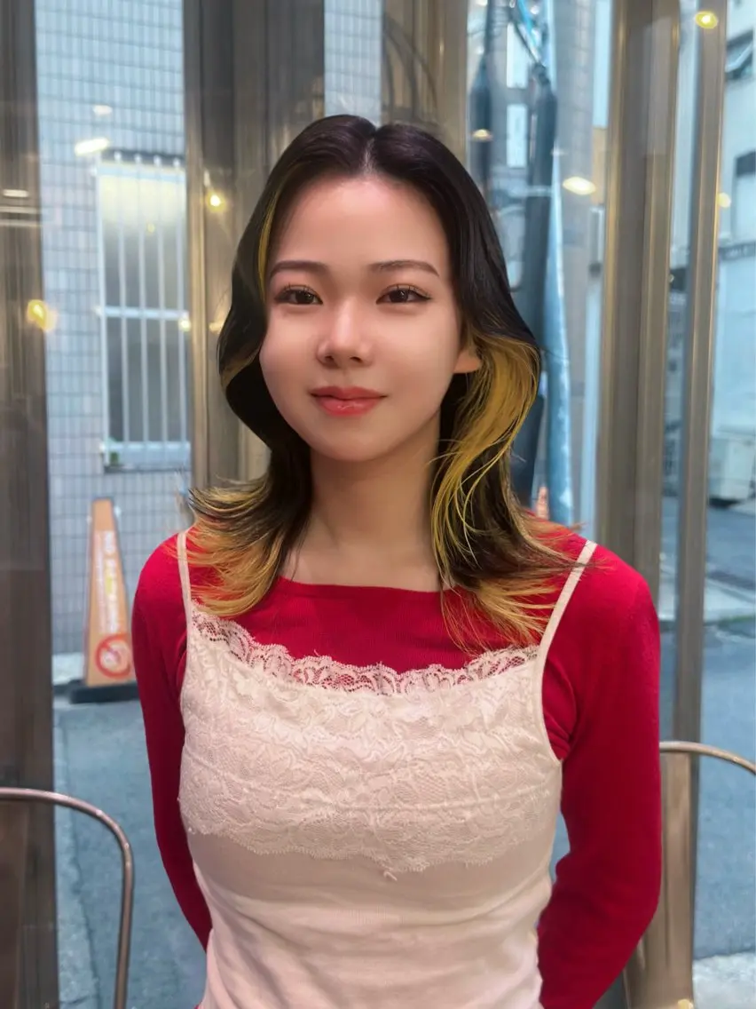 ミディアム 顔まわりレイヤー 顔周りカット 髪質改善 レイヤーカット シャギー カット ヘアカラー デザインカラー/中性 ウルフ/mitsuのヘアスタイル