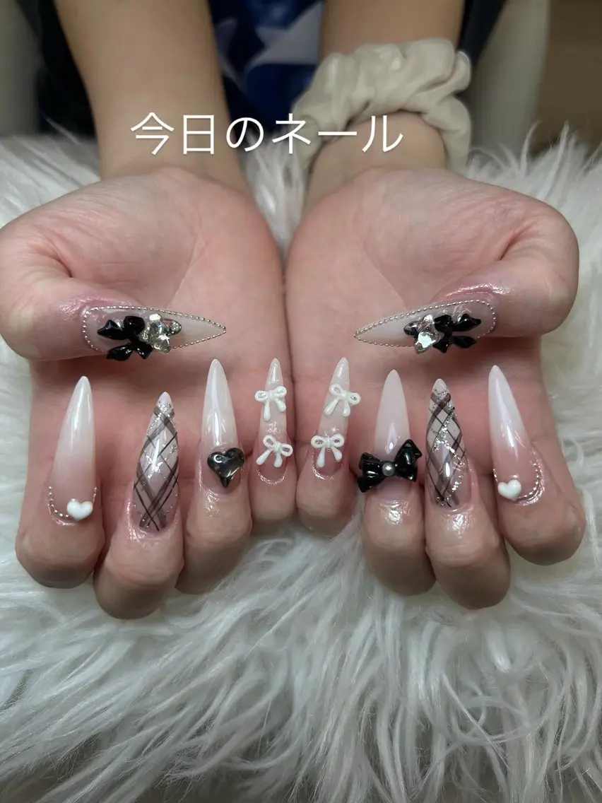 ネイル アートネイル オーロラネイル チークネイル 長さ出し フットネイル ハンドネイル フットネイル ハンドケア Noiranail_ studio川越西口のネイルデザイン