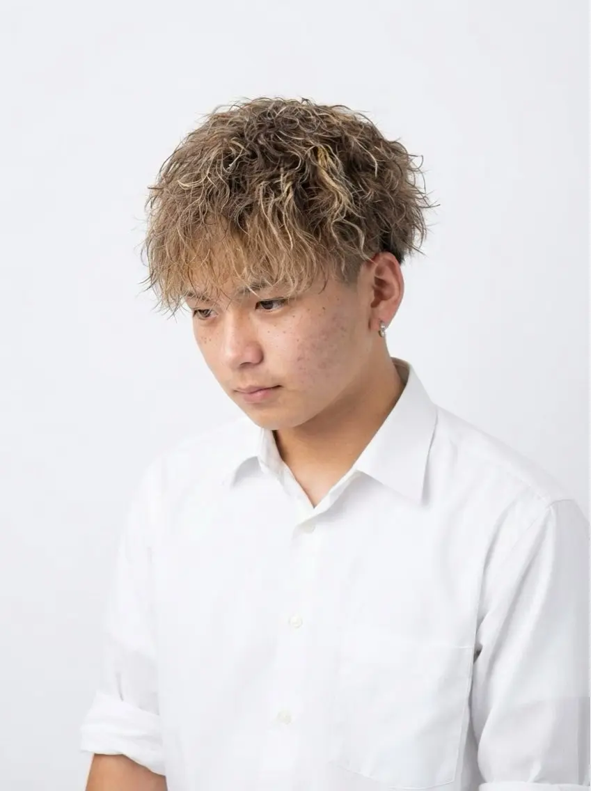 カラー パーマ メンズ メンズハイライト メンズメッシュ メンズパーマ ハイライトカラー メッシュ カット ヘアカラー パーマ 心斎橋メンズサロン リベルテグリットのヘアスタイル