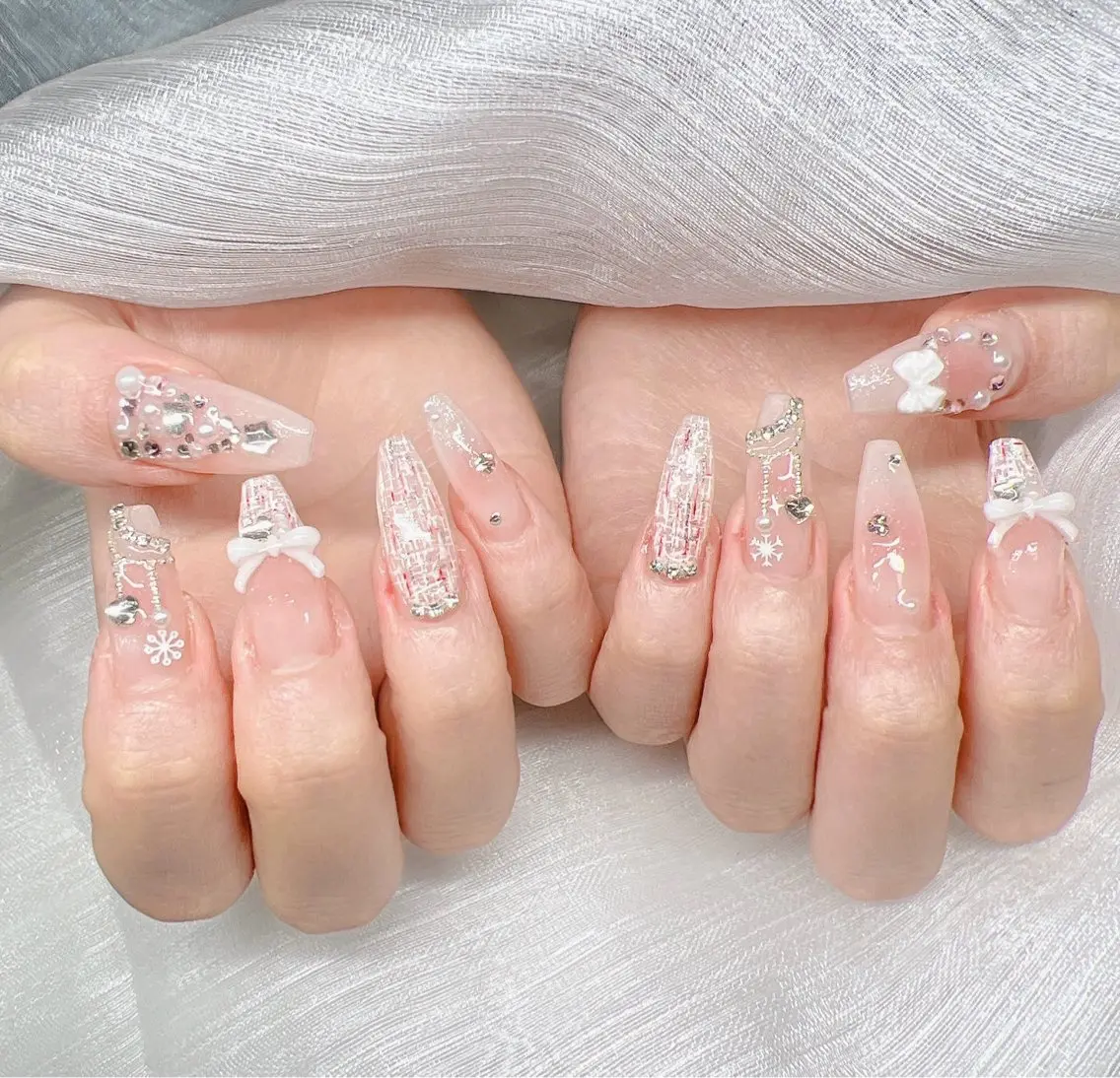 ネイル 長さ出し グラデーション 卒業式 キラキラネイル マグネットネイル ハンドネイル Lee Nails チップ長さだし専門店のネイルデザイン