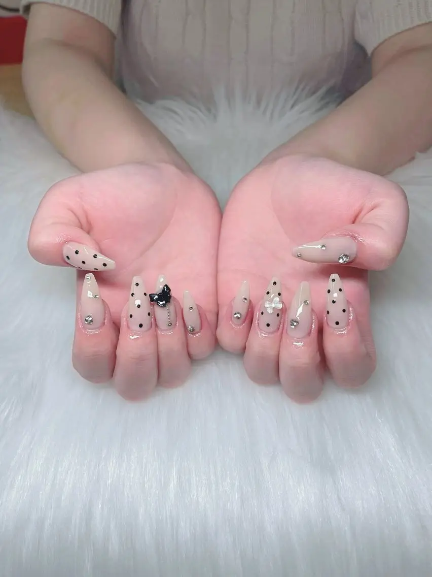 ネイル ジェルネイル マグネットネイル ニュアンスネイル パラジェル 夏ネイル ハンドネイル GOHOUBI Nail 心斎橋店のネイルデザイン