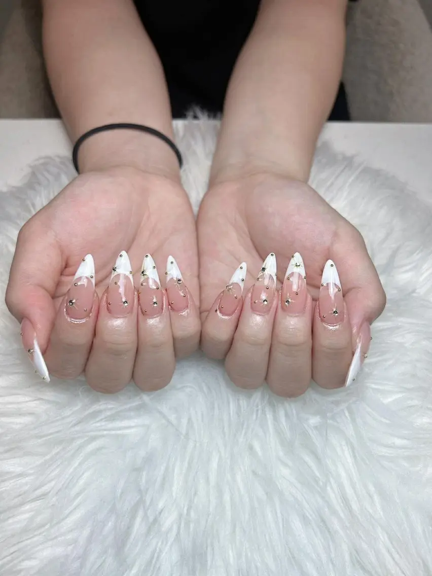 ネイル チークネイル ドット フレンチネイル グラデーション ハート ハンドネイル Julli NailStudioのネイルデザイン