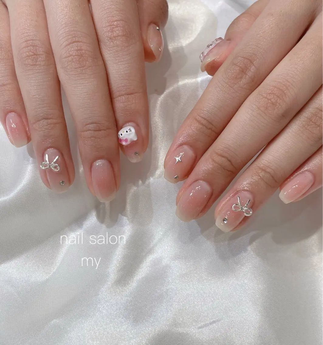 ネイル アートネイル ジェルネイル 韓国ネイル マグネットネイル ニュアンスネイル ハンドネイル NailSalon MYのネイルデザイン