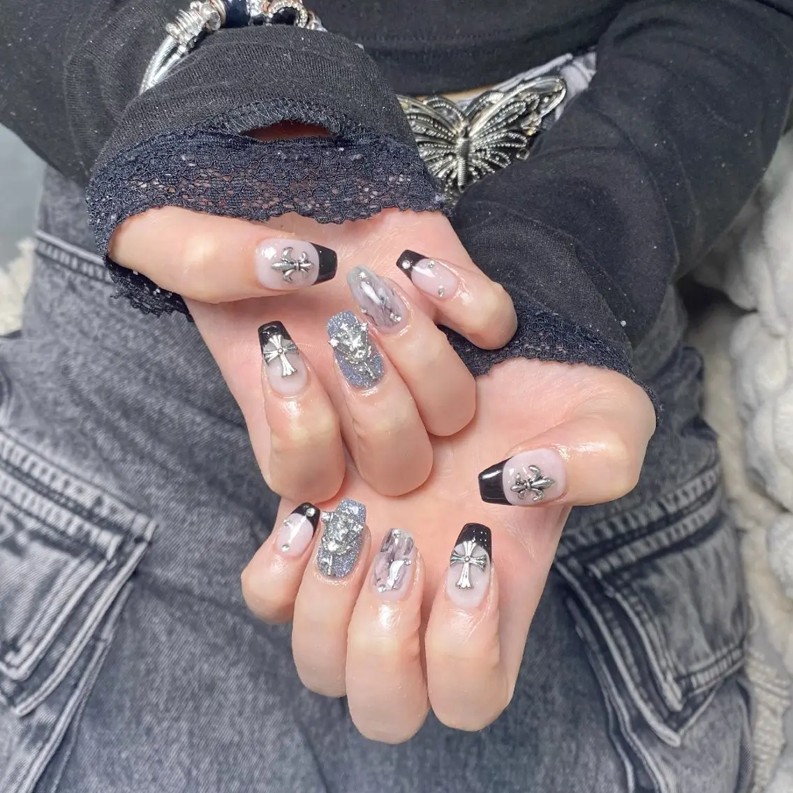 ネイル チークネイル フレンチネイル ジェルネイル ガーリー キラキラネイル ハンドネイル UM Nail Salonのネイルデザイン