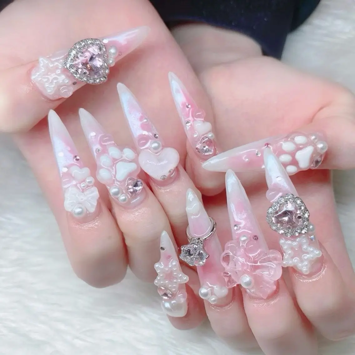 ネイル 長さ出し グラデーション 卒業式 キラキラネイル マグネットネイル Lee Nailsのネイルデザイン