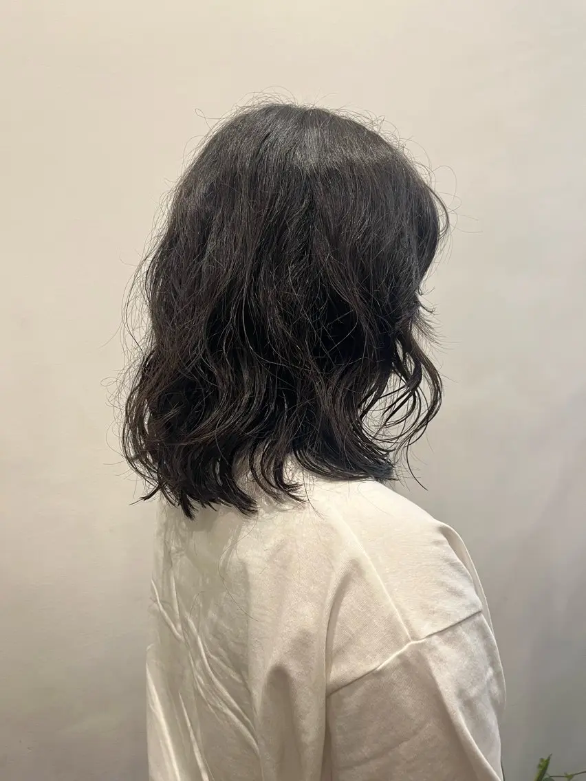 ミディアム パーマ ミディアムパーマ レイヤーカット utsumi uran 吉祥寺のヘアスタイル