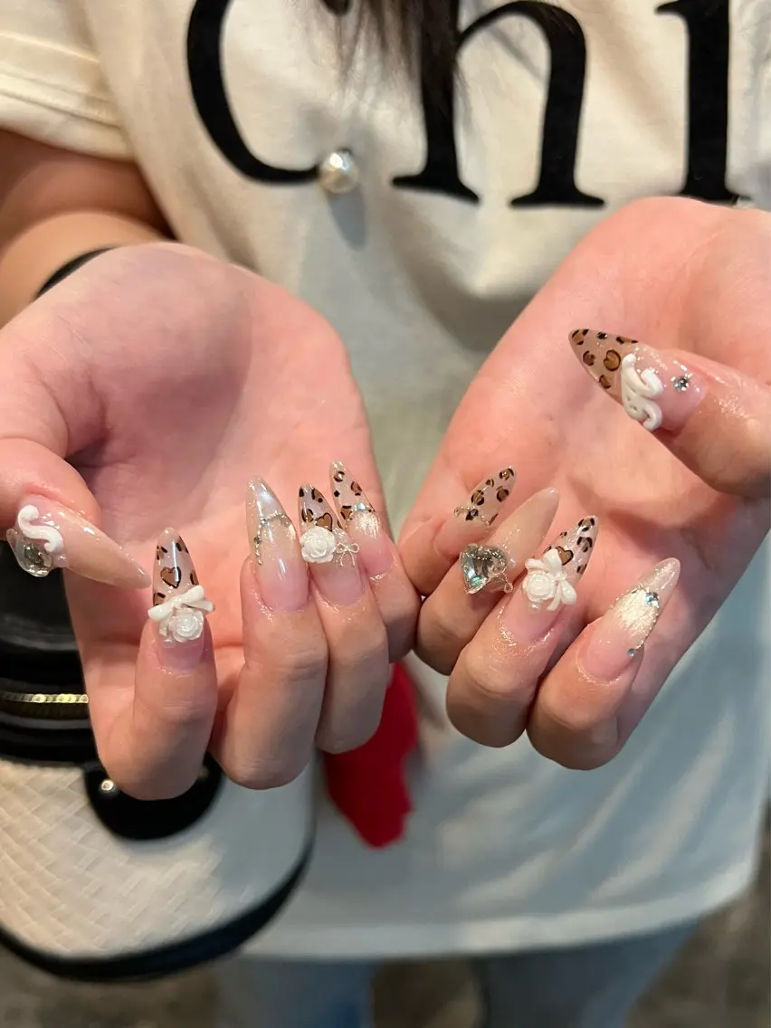 ネイル キラキラネイル ハンドネイル Jian Nova Shinsaiのネイルデザイン
