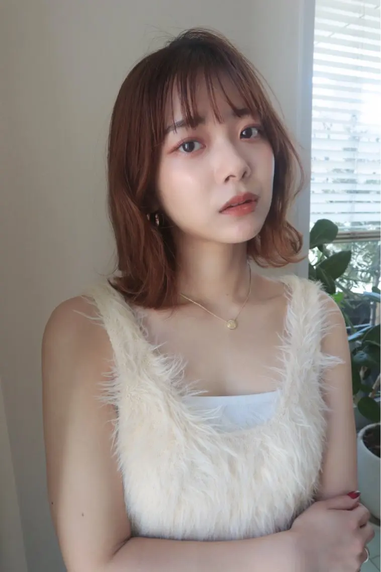ミディアム カット ヘアカラー yura /レイヤーカットのヘアスタイル