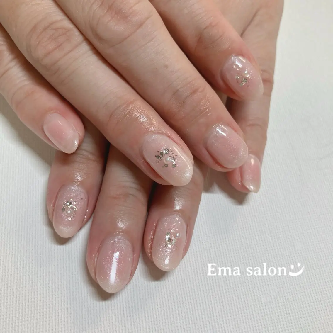 ネイル チークネイル キラキラネイル ハンドネイル Ema salon satomiのネイルデザイン