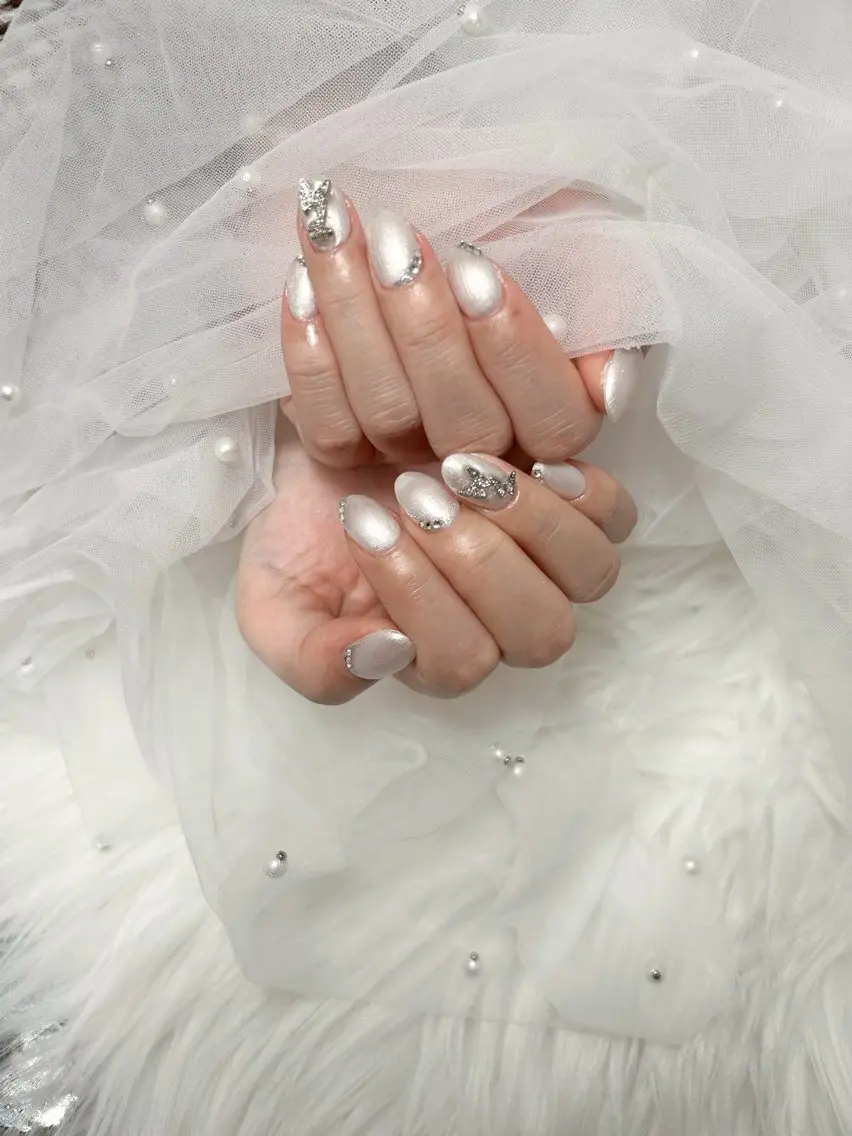 ネイル アートネイル 桜ネイル フレンチネイル ガラスフレンチ グラデーション ハンドネイル ハンドケア 🌈 Laule'aのネイルデザイン