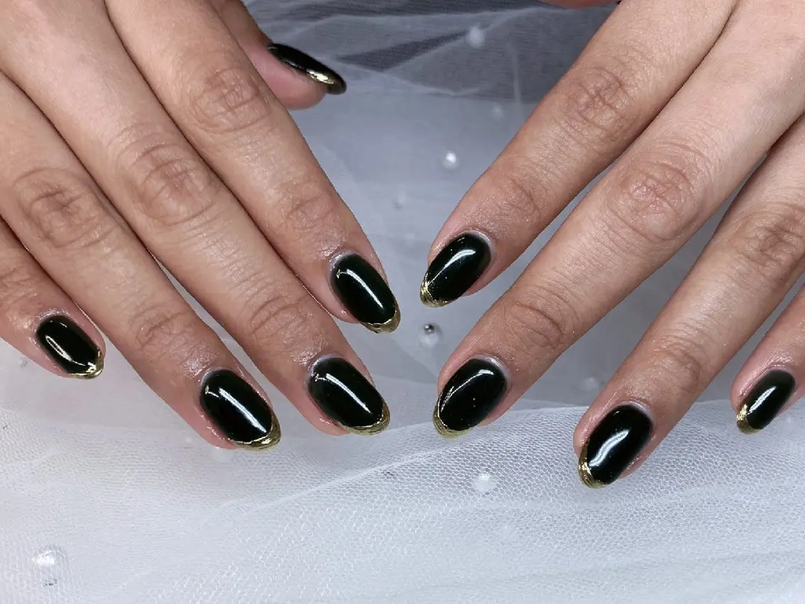 ネイル フレンチネイル ゴールド ミラーネイル ハンドネイル ハンドケア 心斎橋Salon Epokkuのネイルデザイン
