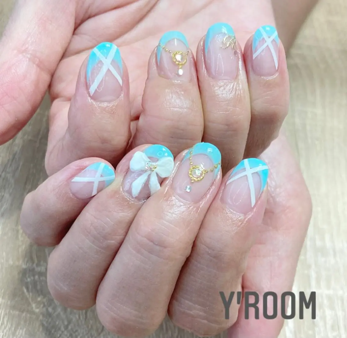 ネイル オーロラネイル フラッシュネイル フットネイル ジェルネイル 氷ネイル・うるうるネイル ハンドネイル YUKA (ネイリスト)のネイルデザイン