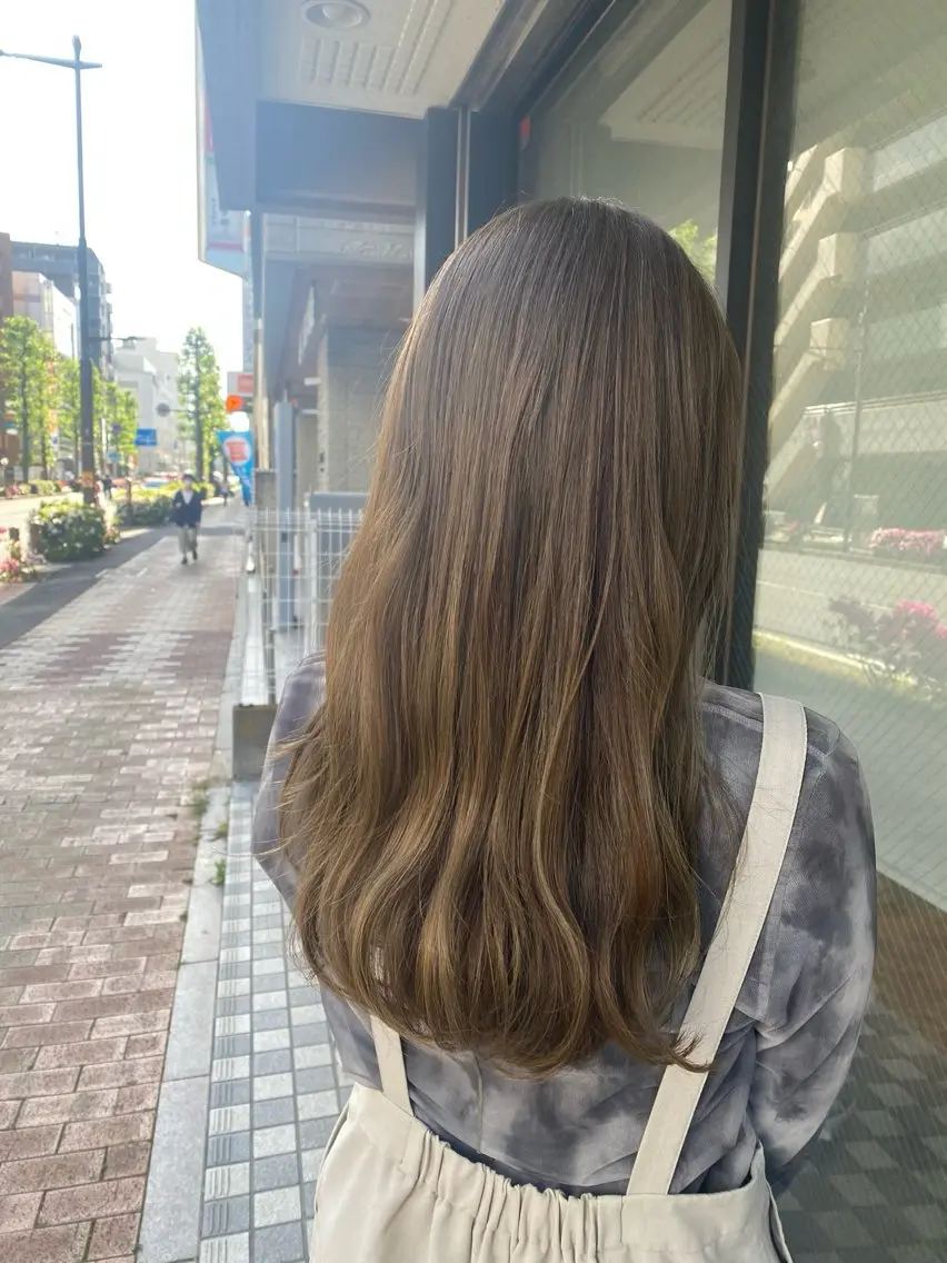 ロング カラー サプリームヘア 飯田みち瑠のヘアスタイル