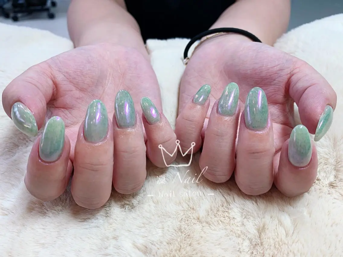 カラー ネイル グリーン ミラーネイル Le’a NailSalonのネイルデザイン