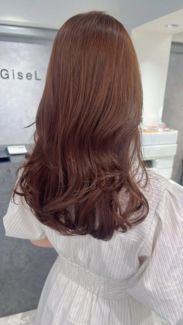 ミディアム カラー ブリーチ ブラウンカラー 透明感カラー ブリーチなしカラー ピンクカラー カット ヘアカラー YUI ハイトーンカラーのヘアスタイル