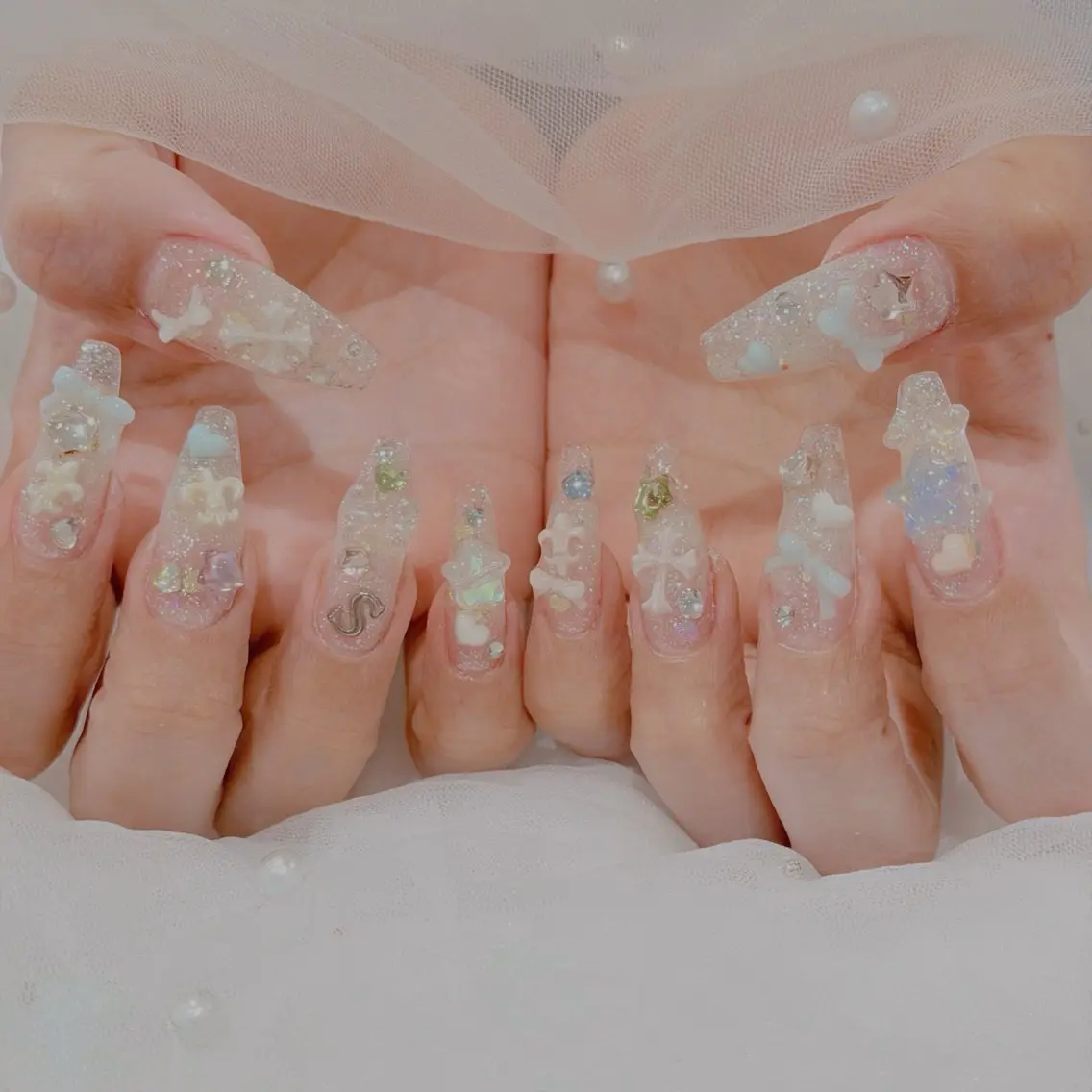 ネイル オーロラネイル フレンチネイル ジェルネイル グラデーション 韓国ネイル ハンドネイル Luci Nail Shinokuboのネイルデザイン