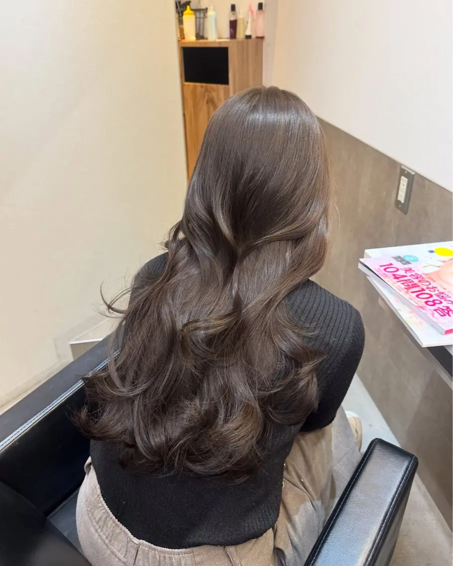 ロング カラー カット ヘアカラー トリートメント 韓国ヘア🇰🇷 YUKINAのヘアスタイル