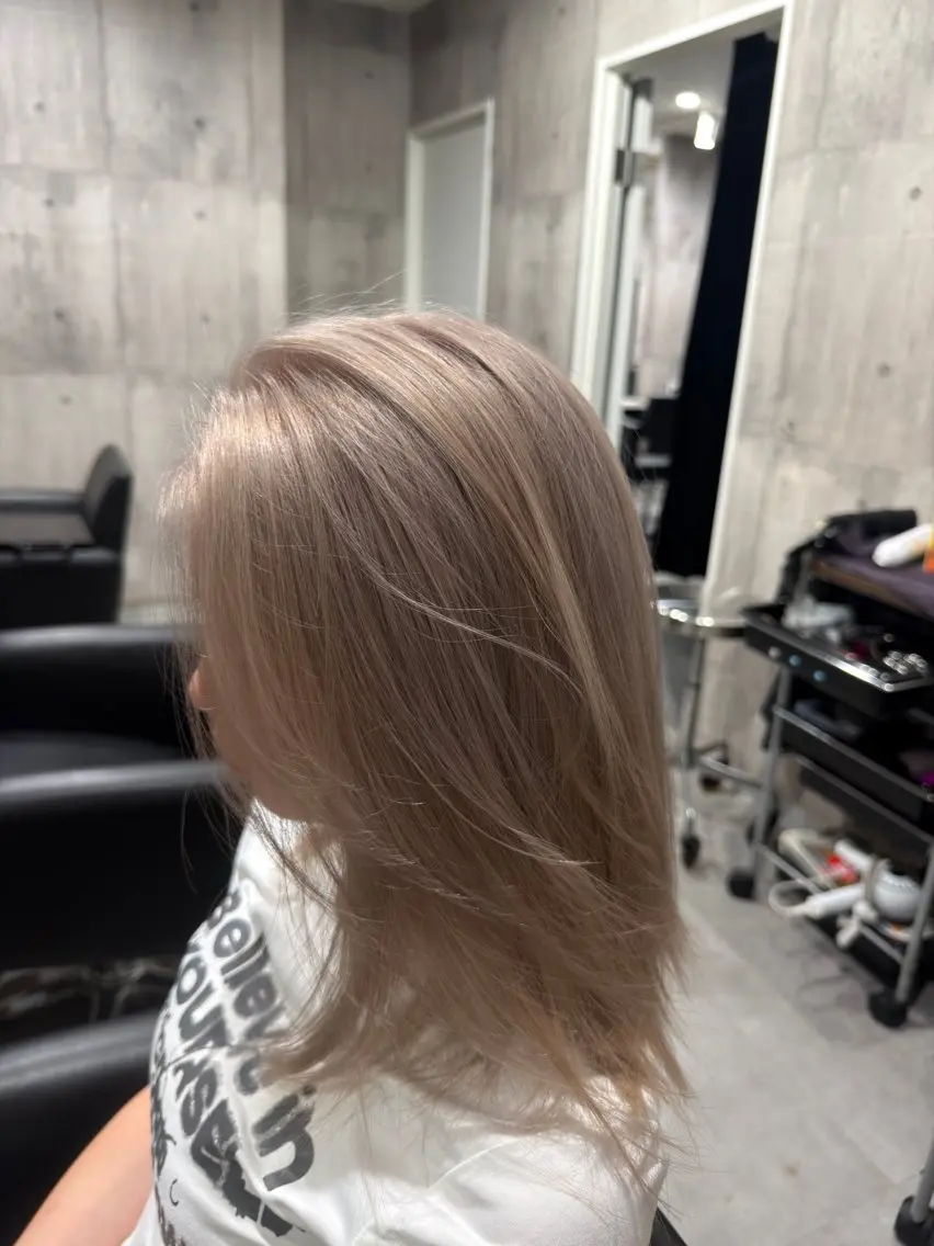 ミディアム カラー 平尾 悠のヘアスタイル