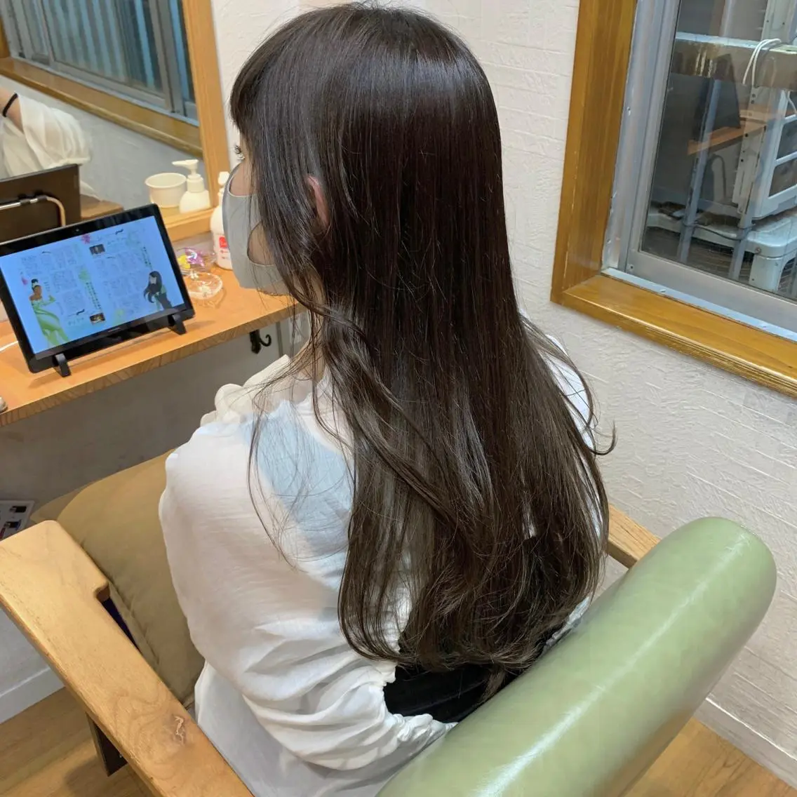 ロング カラー ベージュカラー 透明感カラー ココアベージュ カット ヘアカラー トリートメント little 小濱彰太のヘアスタイル