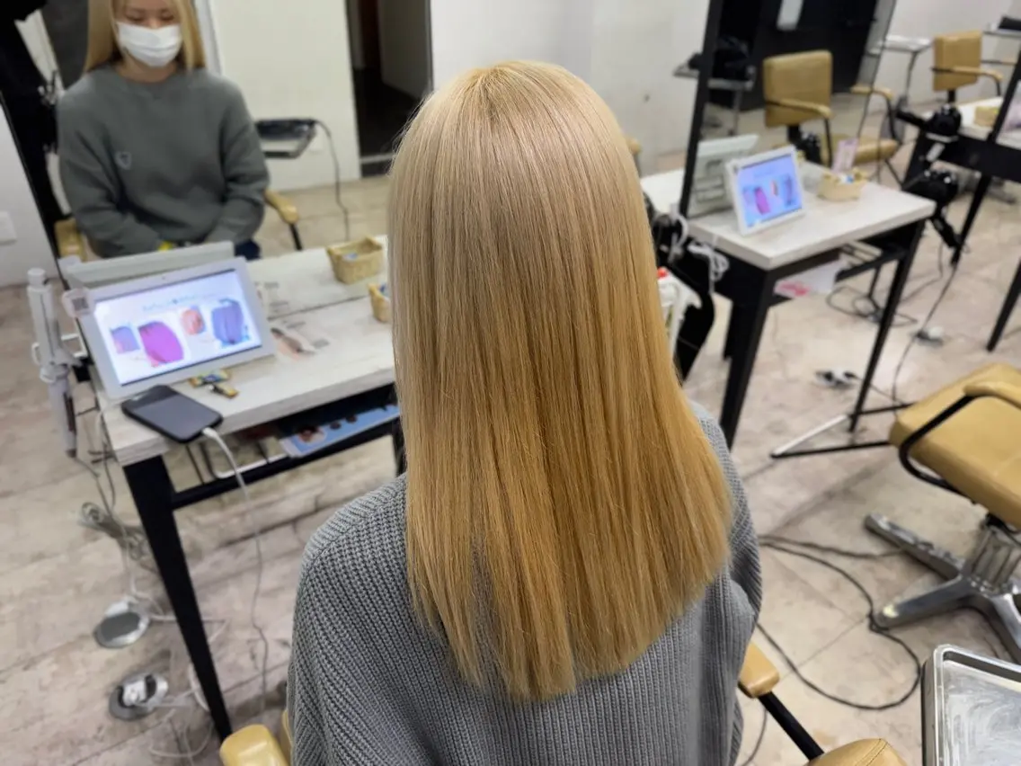 ロング ヘアカラー 槙川 郁弥のヘアスタイル