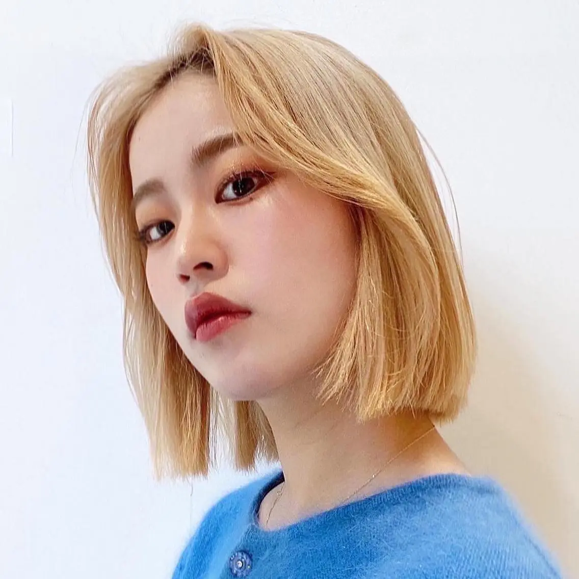 ショート カラー ブロンド ハイトーンカラー ボブ カット ヘアカラー トリートメント レイヤー専門家 ダブルカラー修のヘアスタイル