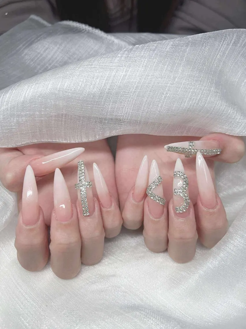 ネイル ハンドネイル Lee Nailsのネイルデザイン