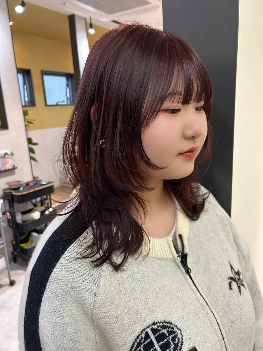セミロング カラー ブリーチ ダブルカラー ブリーチなしカラー レッドカラー ハッシュカット カット ヘアカラー トリートメント hubhair レイヤー/透明感のヘアスタイル