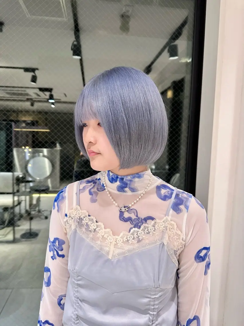 カラー ヘアカラー ルナ/ハイトーン /レイヤーカットのヘアスタイル