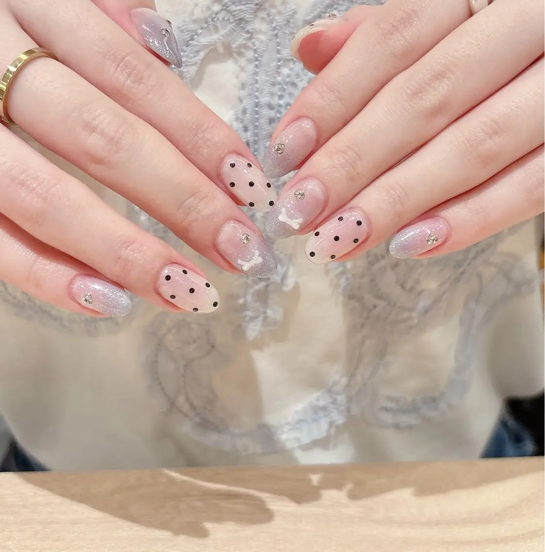 ネイル ガーリー グラデーション ハンドネイル FLARE NAIL フレアネイルのネイルデザイン