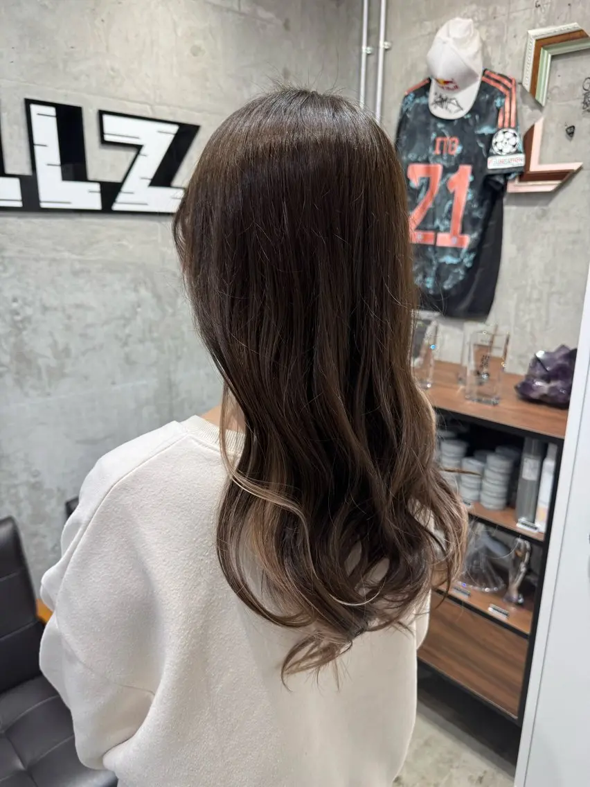 ロング カラー インナーカラー ヘアカラー ホワイトブロンド RIKUTOのヘアスタイル