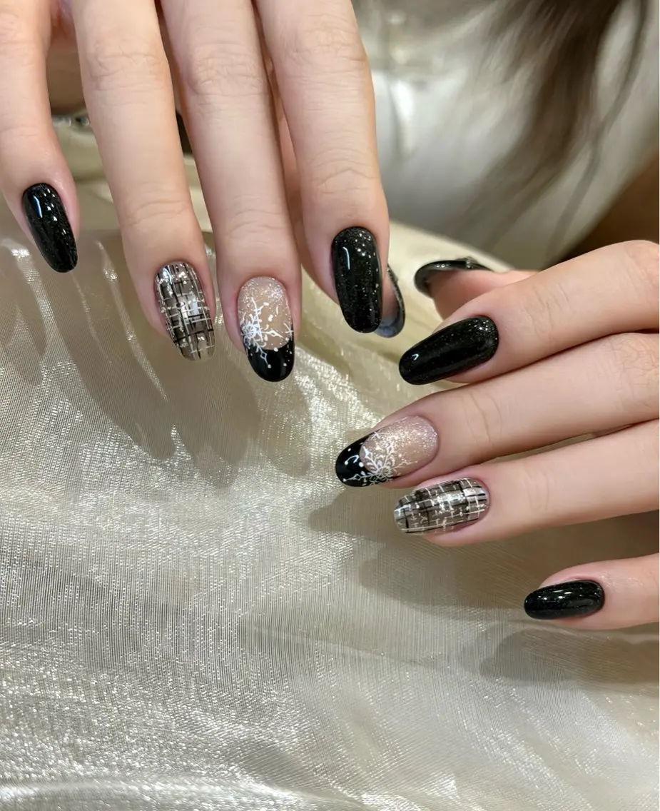 ネイル フレンチネイル ラメ(グリッター) ラメグラデーション マグネットネイル 持ち込み Unicorn Nail原宿表参道のネイルデザイン
