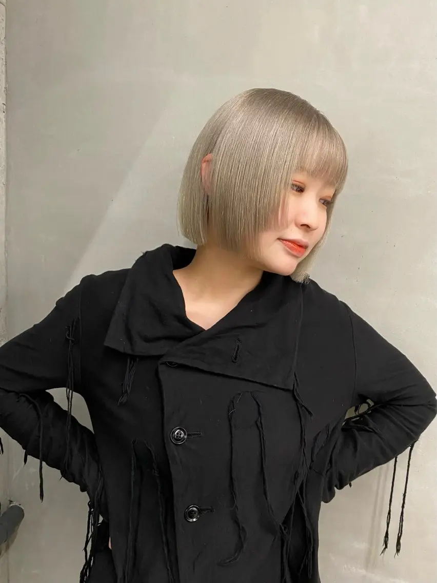 ミディアム カラー ヘアアレンジ グレージュ 姫カット mina 🌷のヘアスタイル