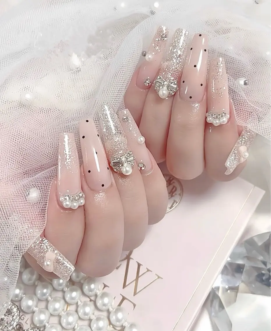 ロング ハンドネイル E🌷nail 長さだし専門店のネイルデザイン