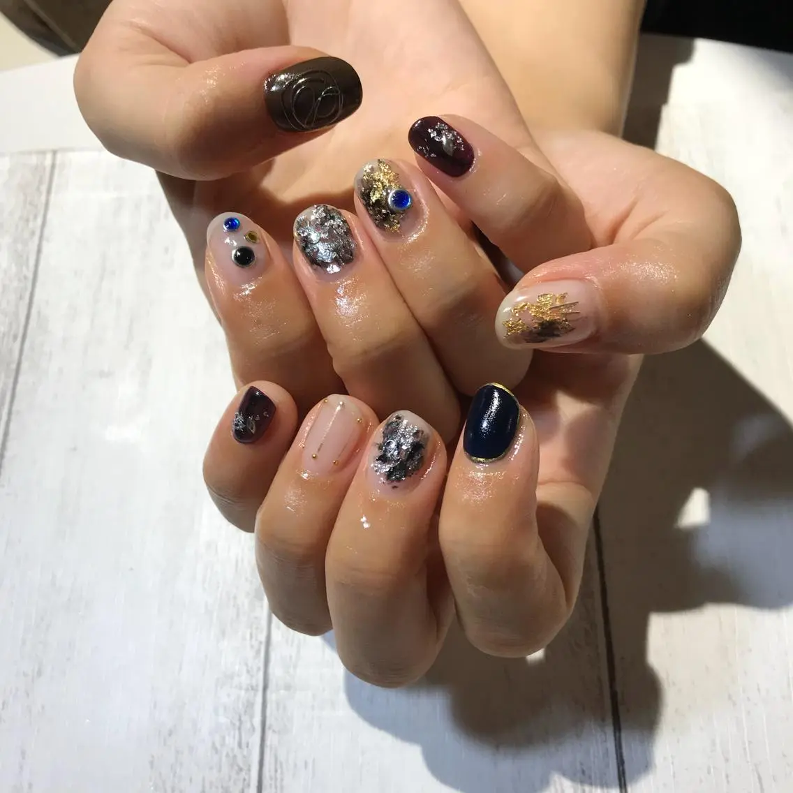 ネイル ブラウン ネイビー ニュアンスネイル MIORA︎ マツエク×ネイルのネイルデザイン