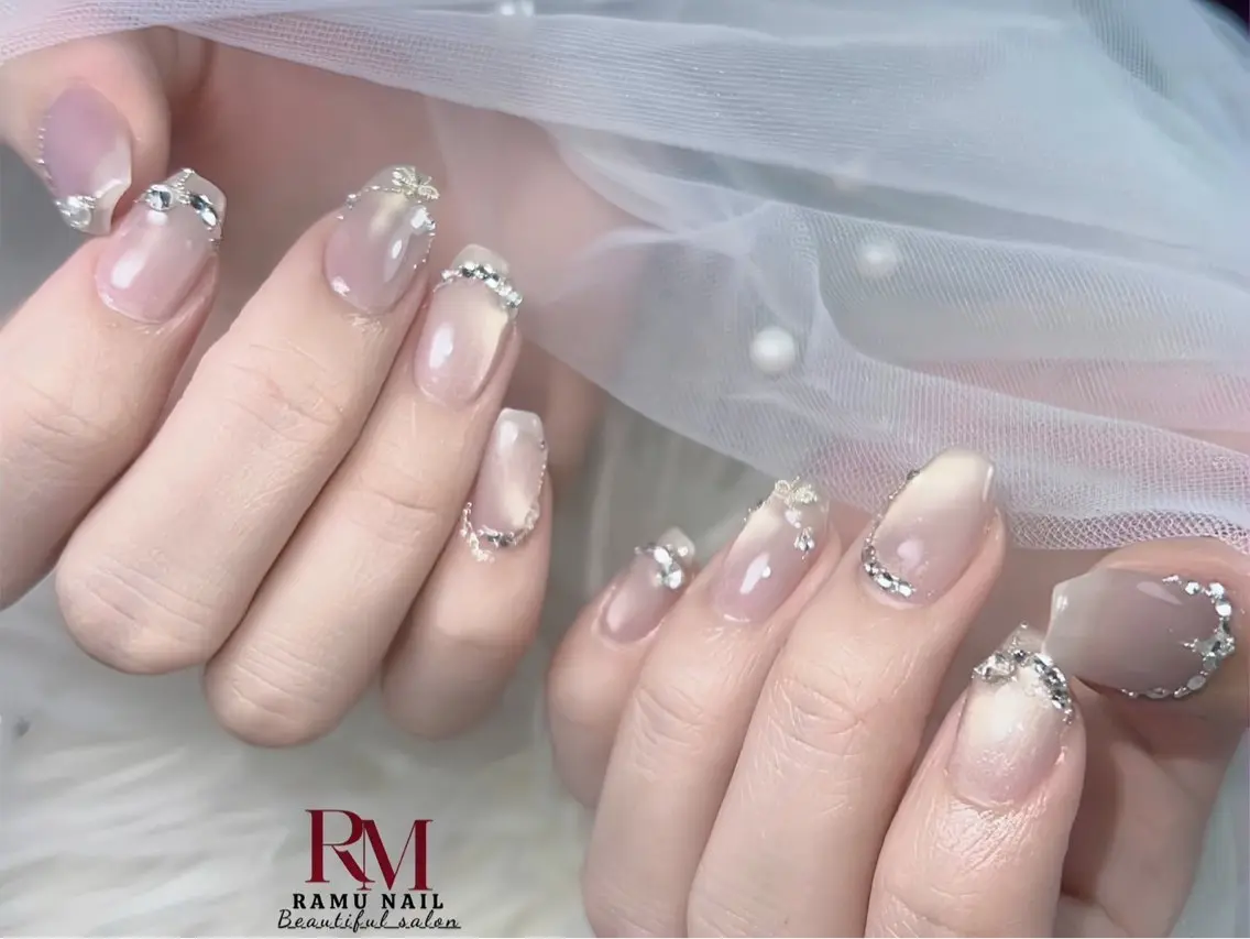 ネイル キラキラネイル マグネットネイル ミラーネイル ピンク 春ネイル ハンドネイル RAMU Nail 恵比寿店のネイルデザイン