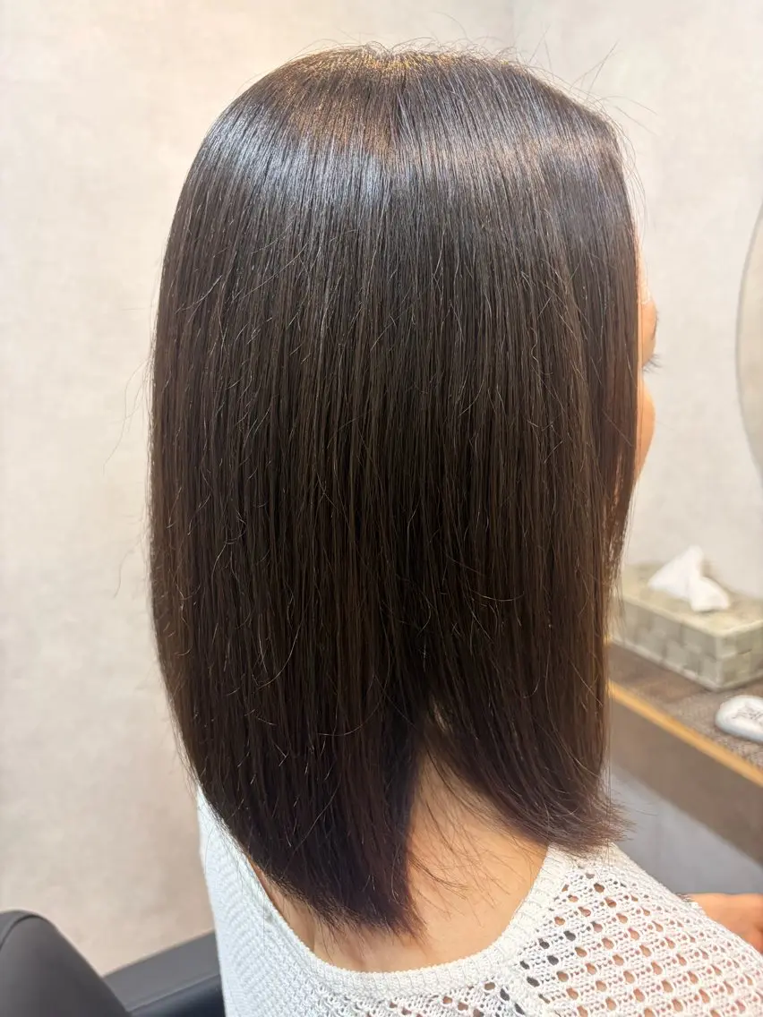 ミディアム 小島 萌のヘアスタイル