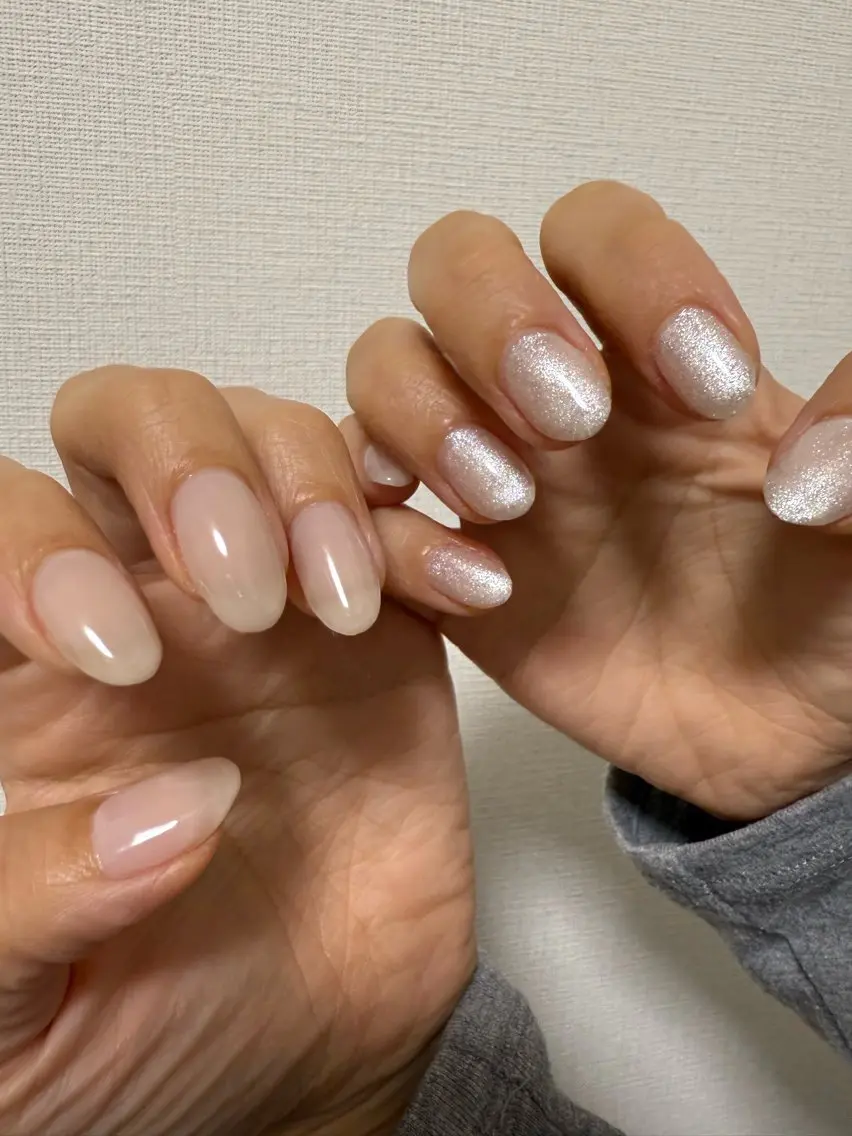 ネイル ラメ(グリッター) ワンカラーネイル シンプルネイル ホワイト 冬ネイル ナリス化粧品 MIMIPARUNのネイルデザイン