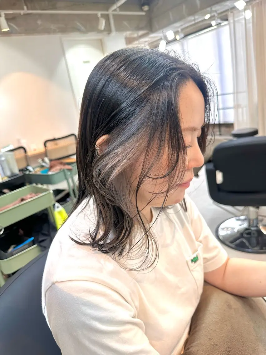 ミディアム カラー カット ヘアカラー トリートメント 岡野 静華のヘアスタイル